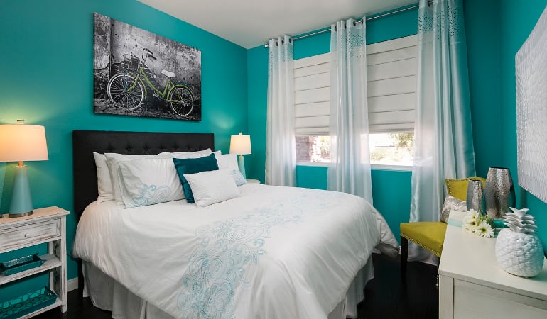 Roman shades in a Tampa bedroom